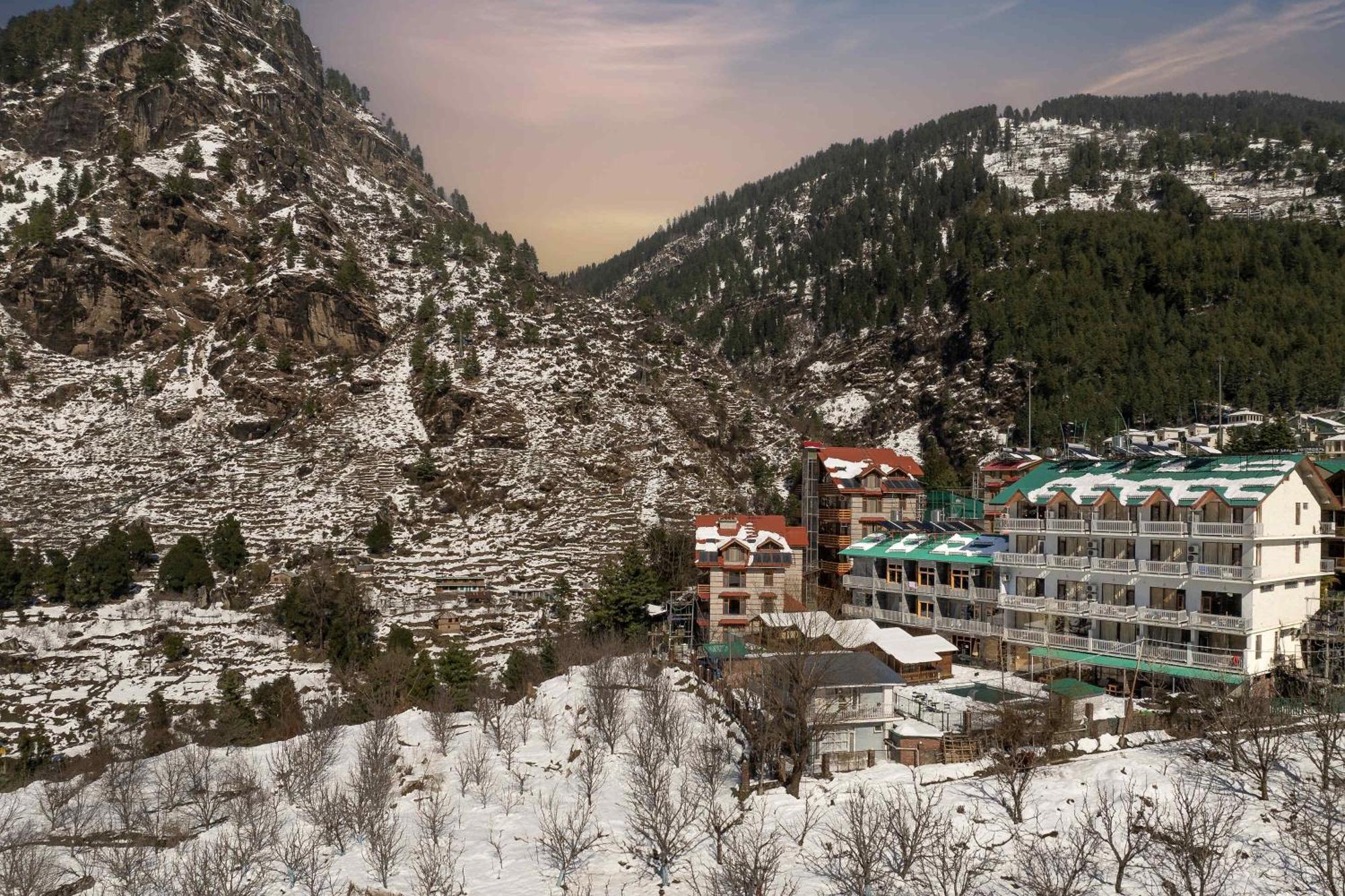 Echor Himalayan Heights Manali Hotel Exterior photo